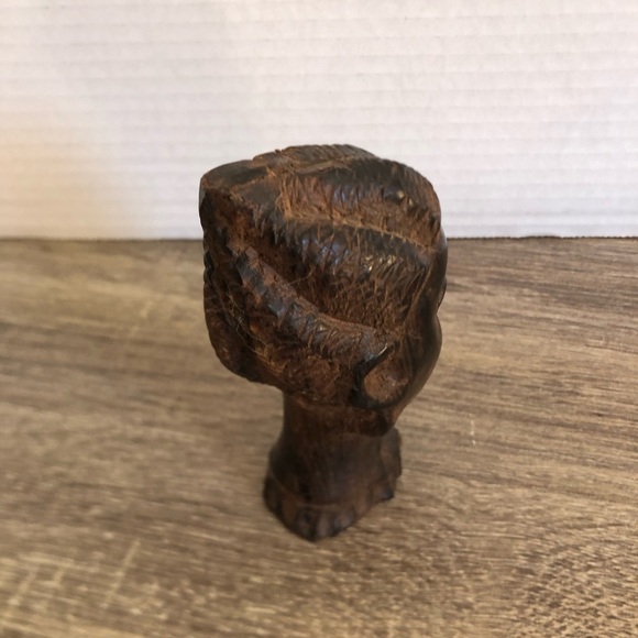 Hand Carved African Woman Wooden Bust - Picture 6 of 12